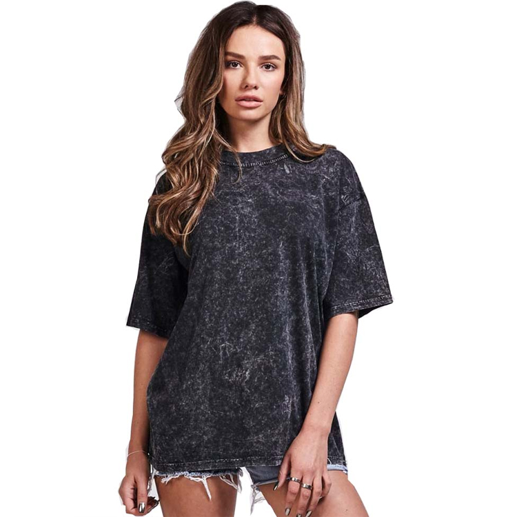 Woman oversized acid wash t shirt 